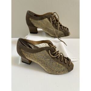 Very Fine Dance Shoes In Mesh & Nubock Size 7